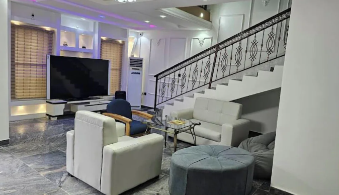 De-Lexis Hotel & Suites