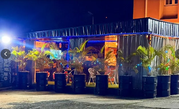 SIP 'N' WASH BAR & GRILL